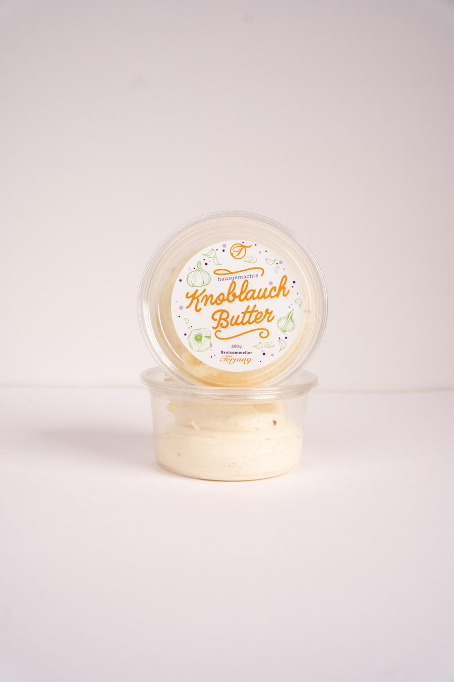 Knoblauchbutter von Terjung als herzhafter Aufstrich zu Brot und Grillen