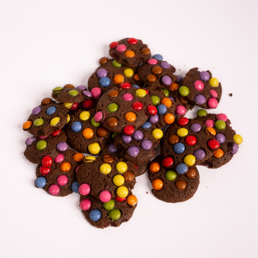 Mini Cookies mit bunten Smarties Schokolinsen von Terjung
