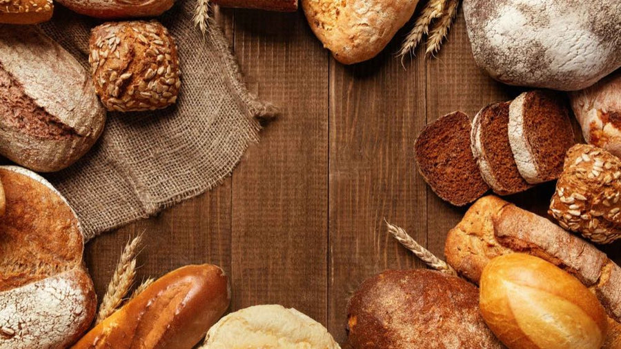 Verschiedene Handwerksbrote als Brotkorb für Gäste Brunch und Abendbrot