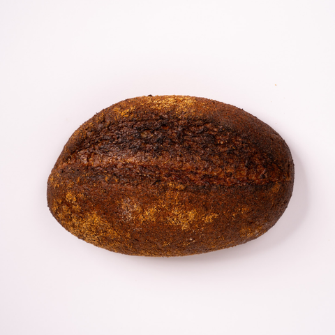 Bierbrot – Mit 20% echtem Vollbier & Malzkruste einzeln ganz mit weißem Hintergrund