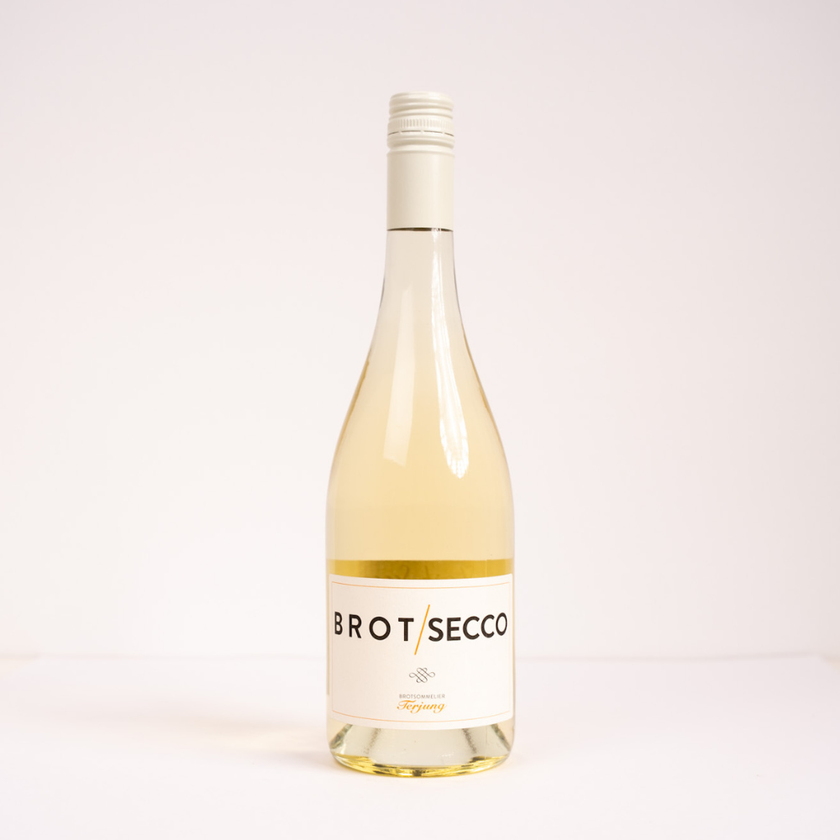 Prosecco weiß mit weißem Hintergrund