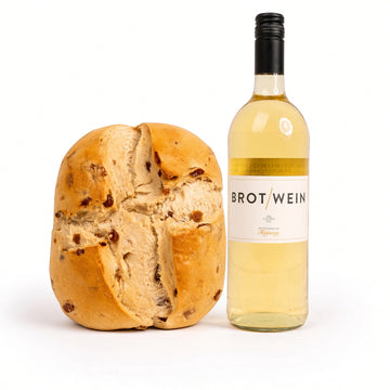 RosinenstutenundBrotweinWeissmitweissemHintergrund