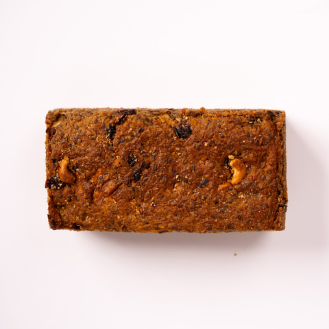 Saftkornbrot Cashew-Cranberry – Fruchtig, nussig & mild einzeln mit weißem Hintergrund